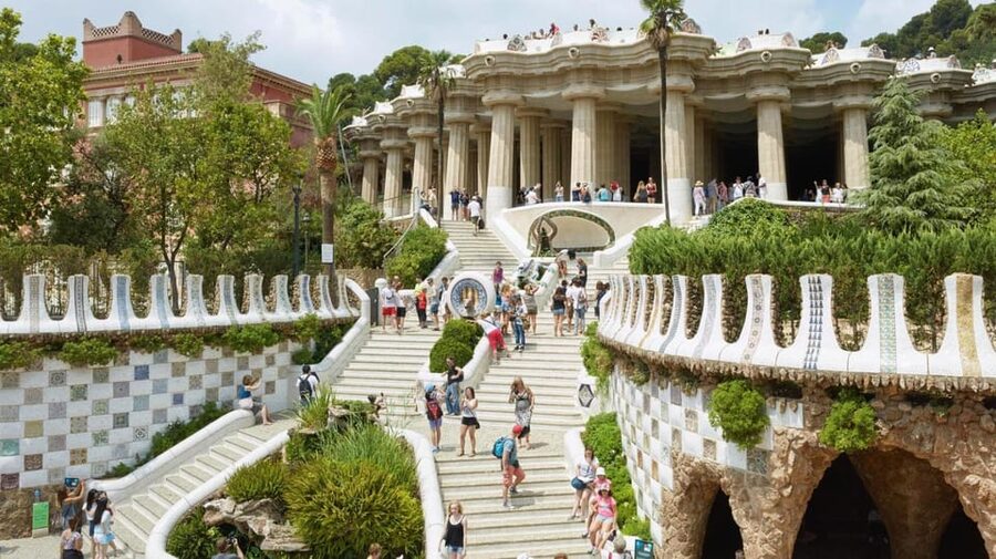 Barcelona: Sagrada Familia and Park Güell with Hotel Pickup - Sea-to-Old-Port energy: Drassanes, Columbus, and the Rambla edge