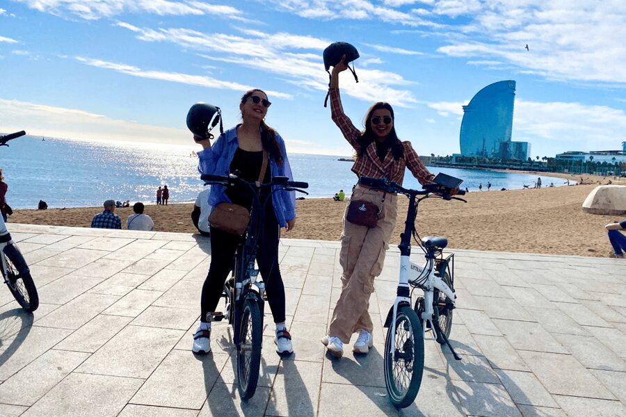 Barcelona: Sagrada Familia Electric Scooter or Bike Tour - Barceloneta Beach and W Barcelona: sea air without the full day hike