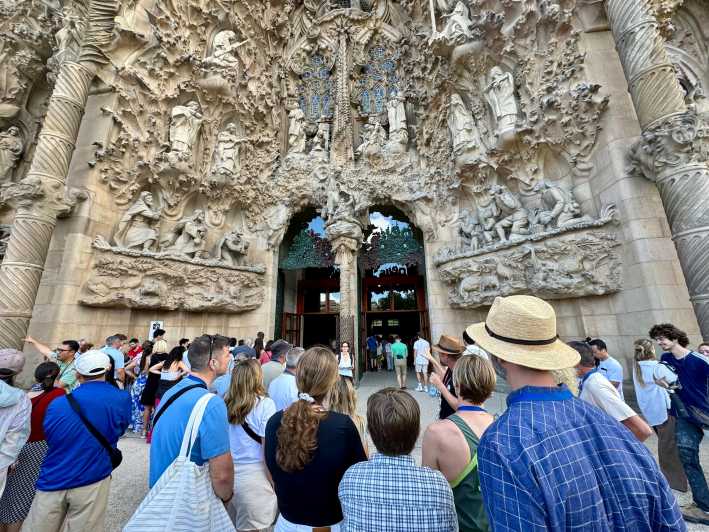 Barcelona: Sagrada Familia Entry Ticket and Guided Tour - Should you book this Sagrada Família guided tour?
