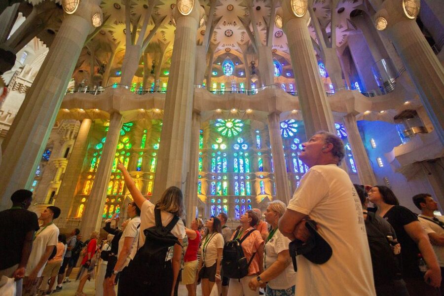 Barcelona: Sagrada Familia Fast-Track Guided Tour - Headsets, group dynamics, and hearing the guide clearly