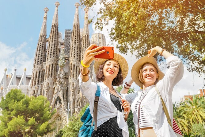 Barcelona Sagrada Familia Guided Tour with skip the line ticket - Using the Museum Time After the Tour Without Rushing