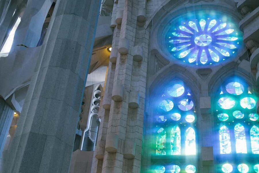 Barcelona: Sagrada Familia Guided Tour with Tickets - Sagrada Familia at eye level, where the design story clicks