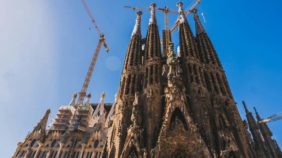 Barcelona: Sagrada Familia Guided Tour with Tickets - The stained glass moment: where the light tells the story