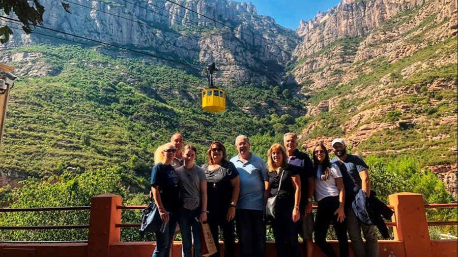 Barcelona: Sagrada Familia & Montserrat Full-Day with Pickup - A smart way to see Barcelona fast: Sagrada Familia plus Montserrat