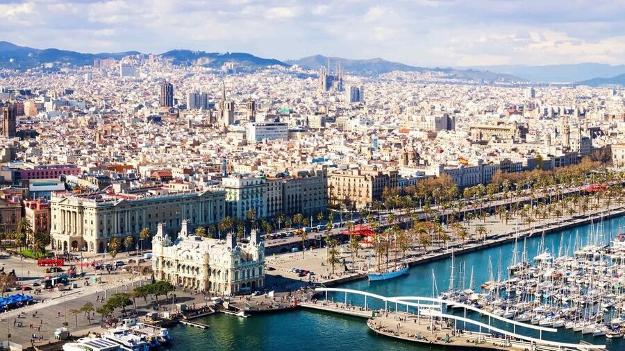 Barcelona: Sagrada Familia & Montserrat Full-Day with Pickup - Timing and fatigue: when the 10 hours work, and when it might not