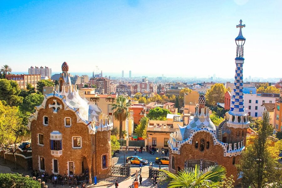 Barcelona: Sagrada Familia & Optional Park Guell Guided Tour - What you really get: less waiting, better focus, and smarter pacing