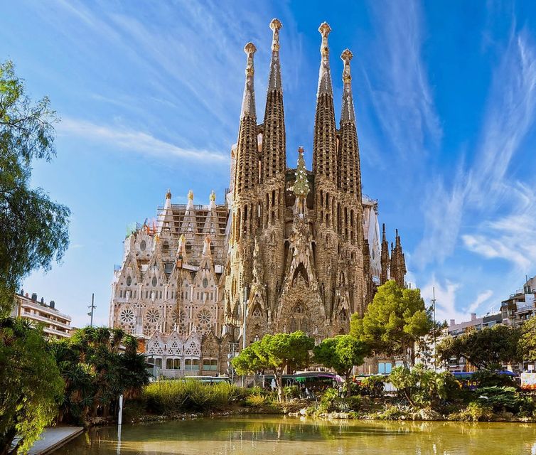 Barcelona: Sagrada Familia & Optional Park Guell Guided Tour - Park Güell: where your guide turns shapes into meaning