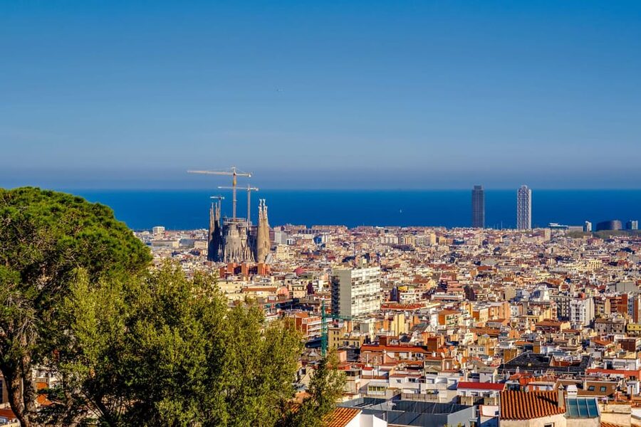 Barcelona: Sagrada Familia & Park Güell Guided Tour & Ticket - The schedule tradeoff at Park Güell