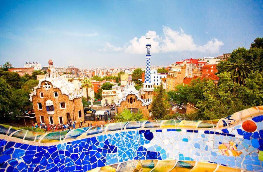 Barcelona: Sagrada Familia & Park Güell Guided Tour & Ticket - How the combo actually saves you time and stress