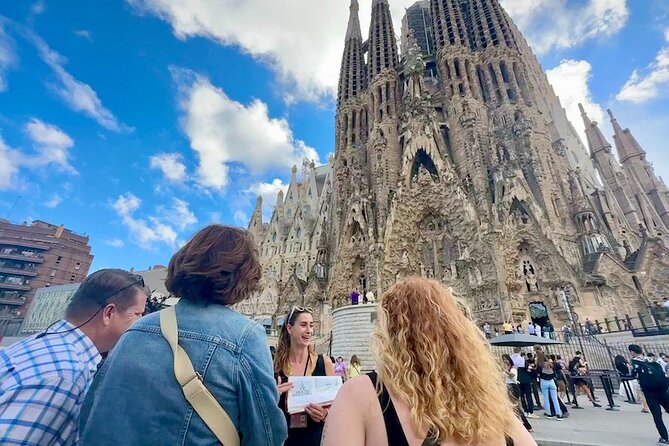 Barcelona: Sagrada Familia & Park Guell Guided Tour + Transfer - Sagrada Familia: Symbolism in Light and Geometry