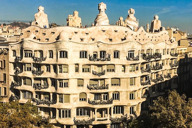 Barcelona: Sagrada Familia, Park Guell & Tapas Private Tour - Gothic Church Breaks and Els 4 Gats Coffee Moment