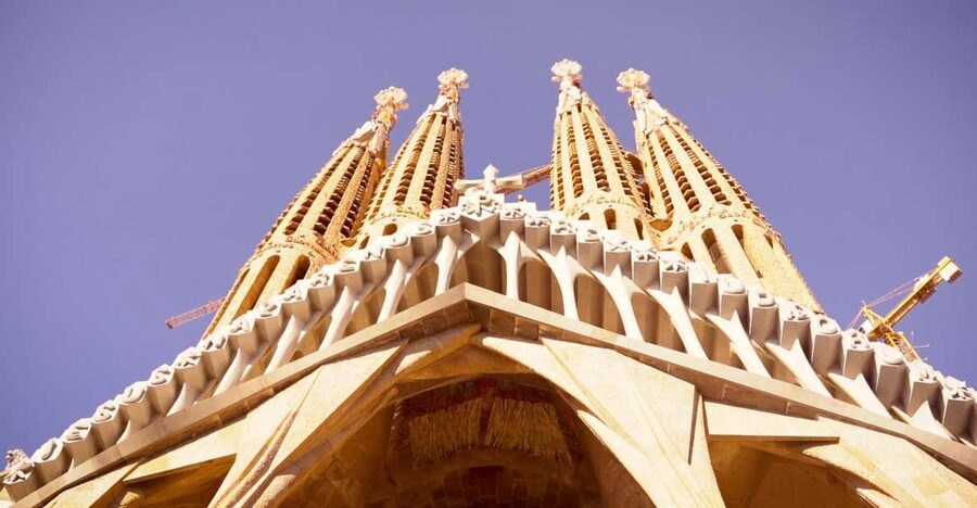 Barcelona: Sagrada Familia Skip-the-Line Guided Tour - Key things that make this tour worth your time