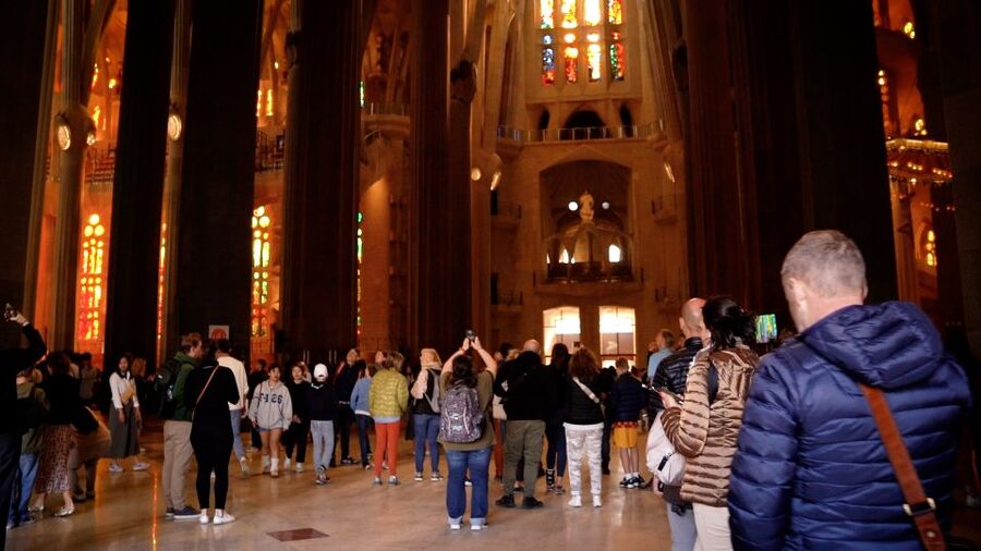 Barcelona: Sagrada Familia Skip-the-Line Guided Tour - Security Check, Dress Code, and the One Rule That Can Stop You