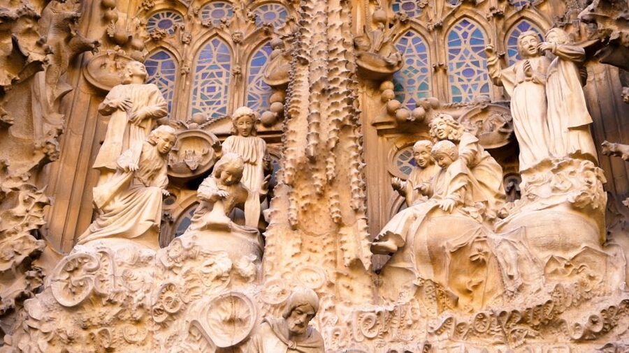 Barcelona: Sagrada Familia Skip-the-Line Guided Tour - Inside the Basilica: Stained Glass Light and Columns Like a Forest
