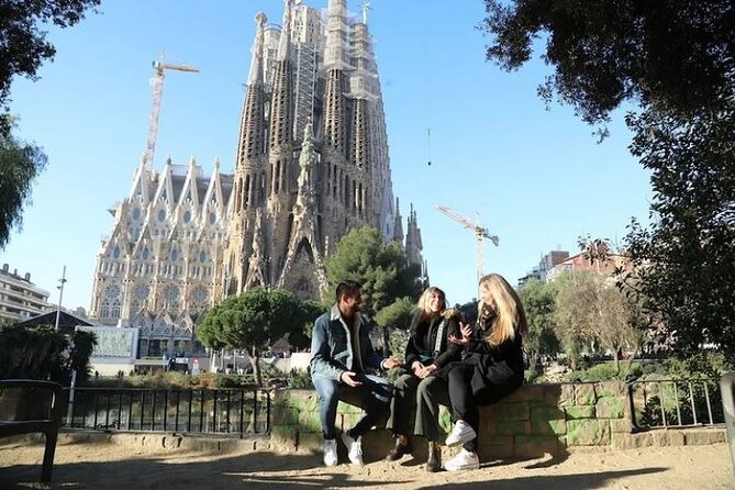 Barcelona: Sagrada Familia Skip The Line Insider Guided Tour - The Sagrada Familia Museum stop: why those models matter