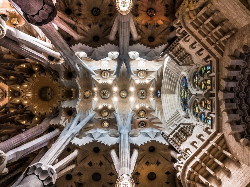Barcelona: Sagrada Família Skip the Line Tour & Entry Ticket - Inside the Basilica: Light, Symbols, and the Gaudí “Why”
