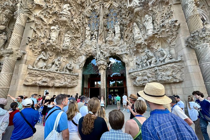 Barcelona: Sagrada Familia Small Group Guided Tour - Where you meet at Kurz & Gut Gaudi, and how to not miss your slot