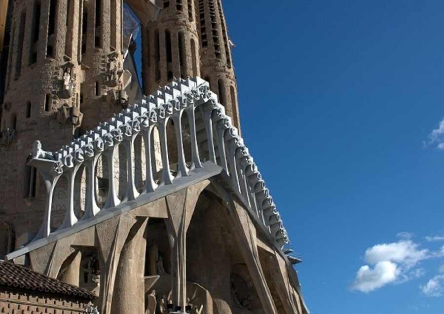 Barcelona: Sagrada Familia Tour of the Facades in German - You’ll Understand the Three Façade Themes, Not Just One Photo Spot