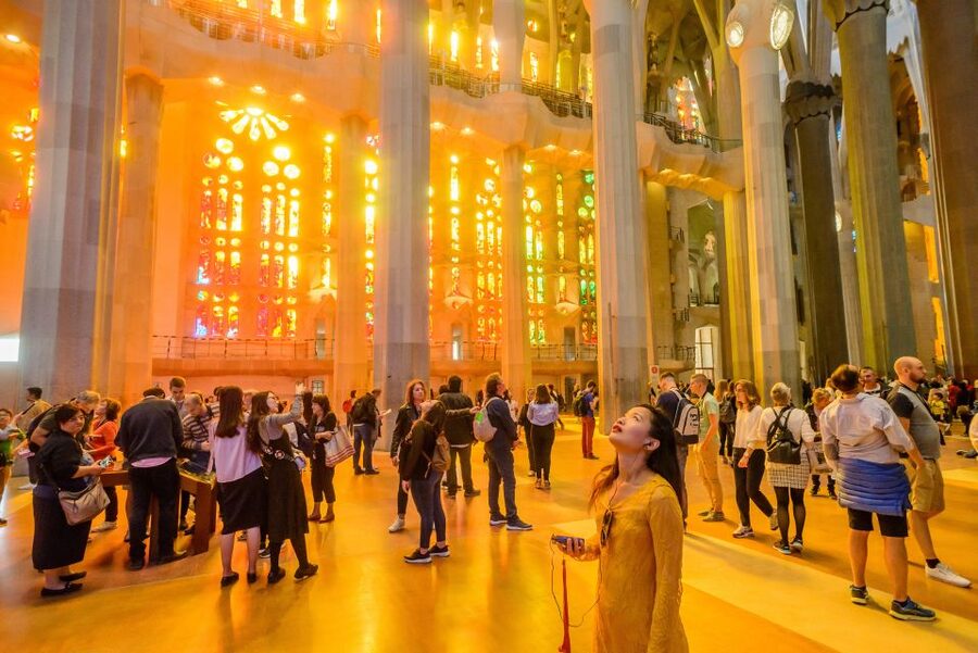 Barcelona: Sagrada Familia Tour & Optional Tower Visit - Tips for a smoother visit (so the tour stays fun)