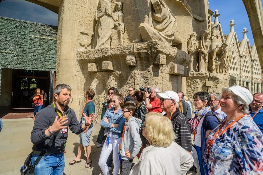 Barcelona: Sagrada Familia Tour & Optional Tower Visit - Museum Gaudí underneath: the context stop that people remember