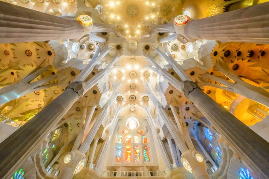 Barcelona: Sagrada Familia Tour & Optional Tower Visit - Meeting up at Carrer de Mallorca, 416, and what your timing should be