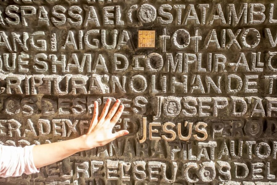 Barcelona: Sagrada Familia Tour with Optional Tower Access - FAQ