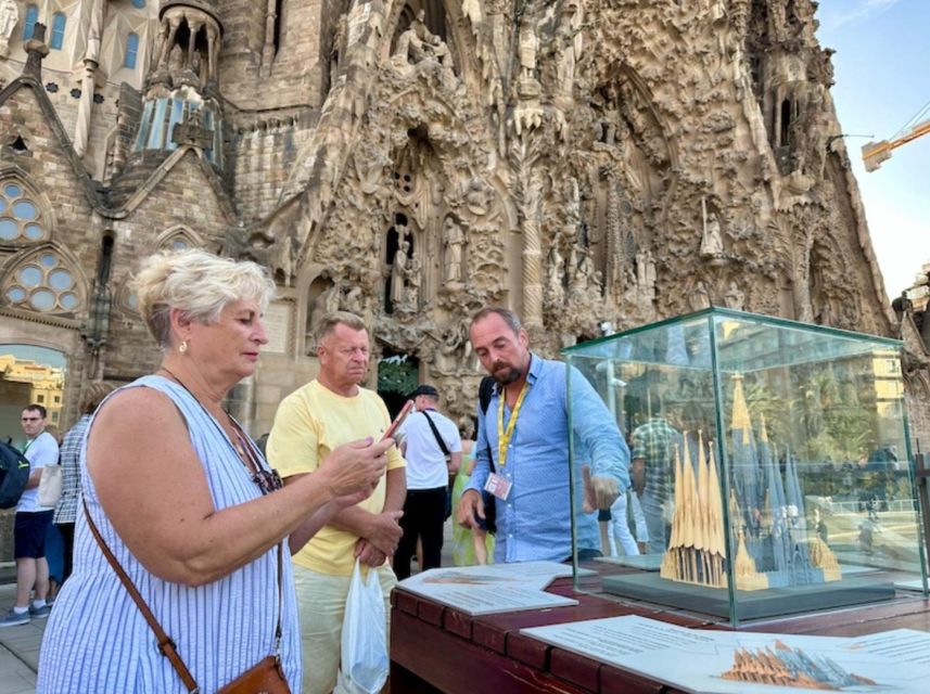 Barcelona: Sagrada Família Tour with Skip-the-Line Access - Practical details that can trip you up (so you avoid stress)