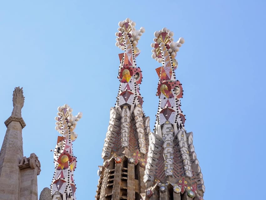Barcelona: Sagrada Familia with Towers and Park Güell Tour - The Sagrada Familia Museum: drawings and models that explain the build