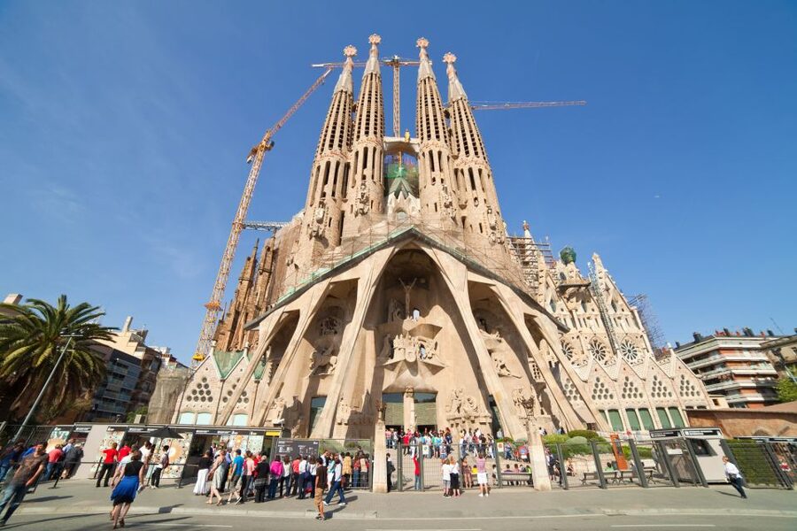 Barcelona: Sagrada Familia with Towers and Park Güell Tour - Radio headsets and guide styles: what helps you hear, and what can trip you up