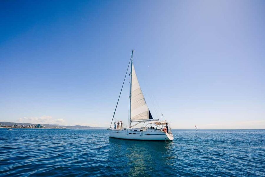 Barcelona: Sailing tour with open bar and aperitive - The final 45 minutes: snacks, sailing again, and a different angle on Barcelona
