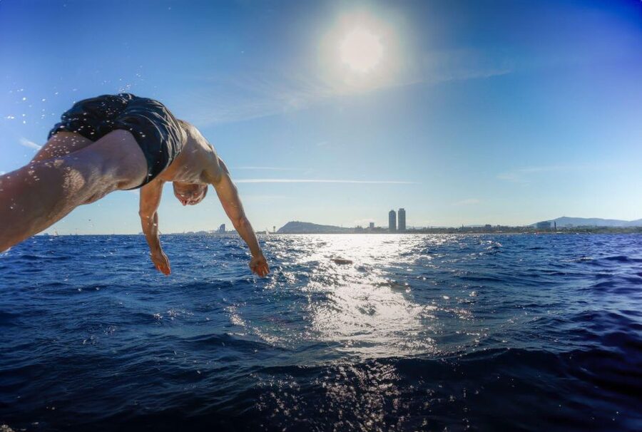 Barcelona: Sailing Tour with Vermouth and Drinks - Port Olímpic Boarding: Boat 1520 and What to Look For