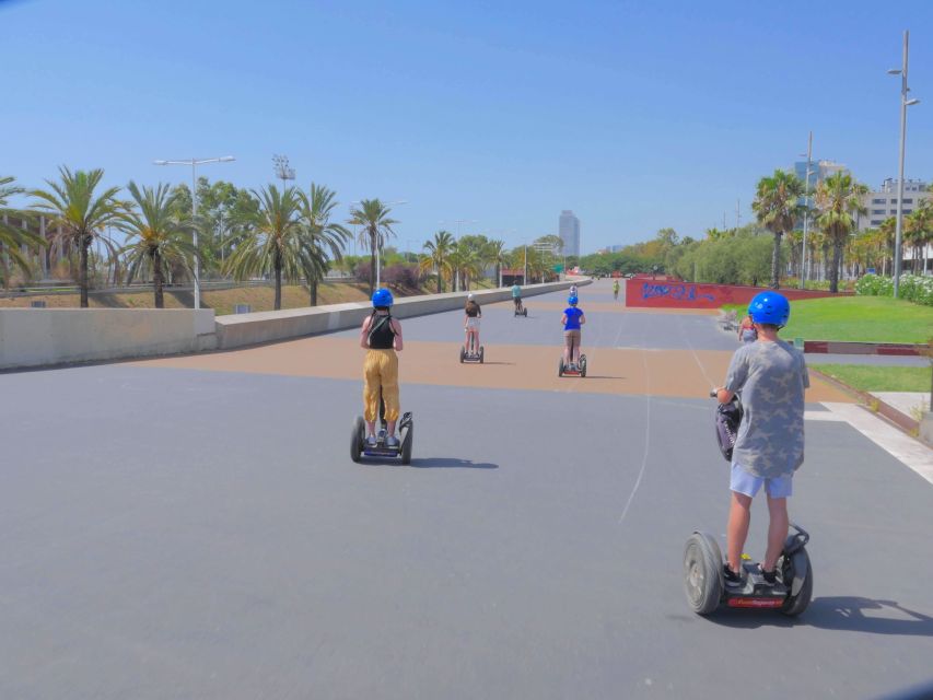 ❤️Barcelona Segway Tour ❤️ with a Local Guide - Parc de la Ciutadella and the Monumental Fountain, plus Parliament views