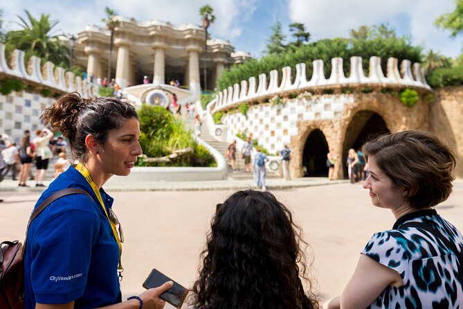 Barcelona: Skip-the-Line Gaudi's Park Guell Guided Tour - How a great English guide changes the whole visit