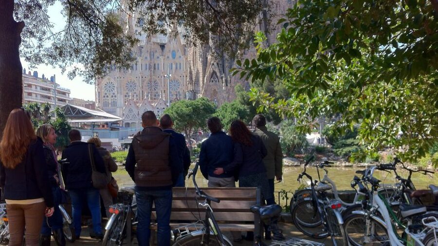 Barcelona: Small Group or Private Bike Tour - Montjuïc viewpoints and the waterfront ride for the end-of-tour payoff