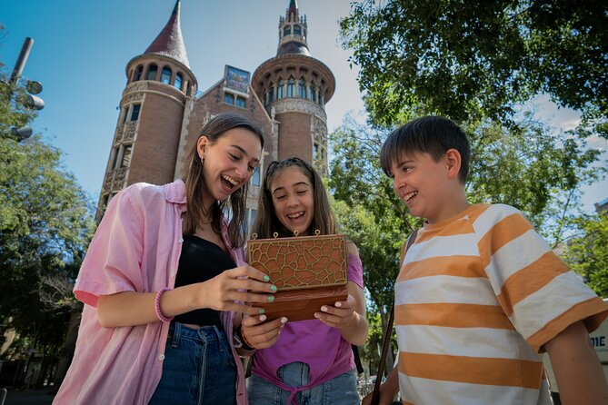 Barcelona Street Escape: Gaudi and the Hidden Treasure - Federico the game master: friendly, clear, and actually helpful