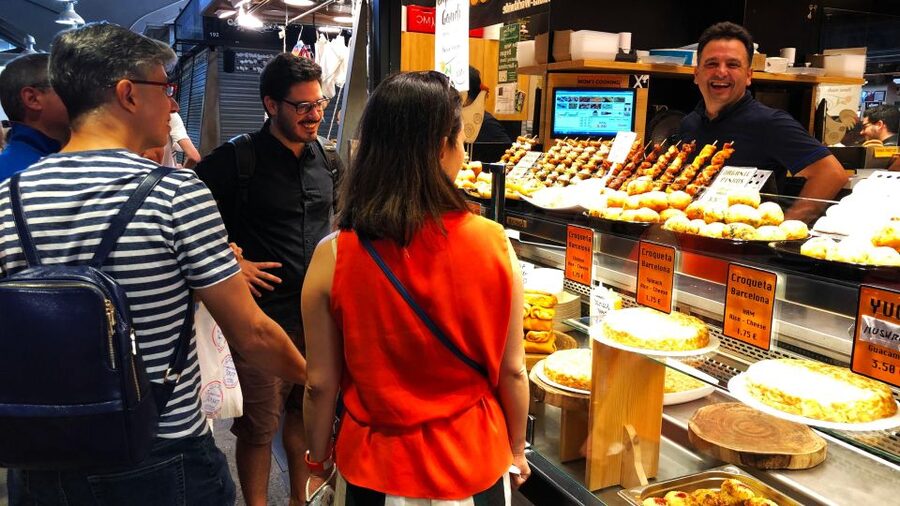 Barcelona: Street Food & Sightseeing Tour with Local Market - Value at $53: why this pricing can work well