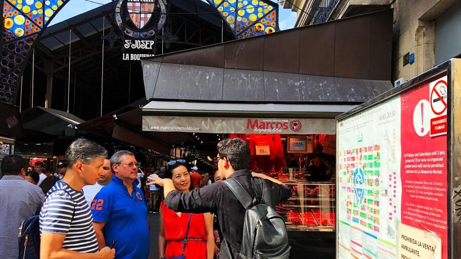 Barcelona: Street Food & Sightseeing Tour with Local Market - The 2.5-hour route: how the food pacing works
