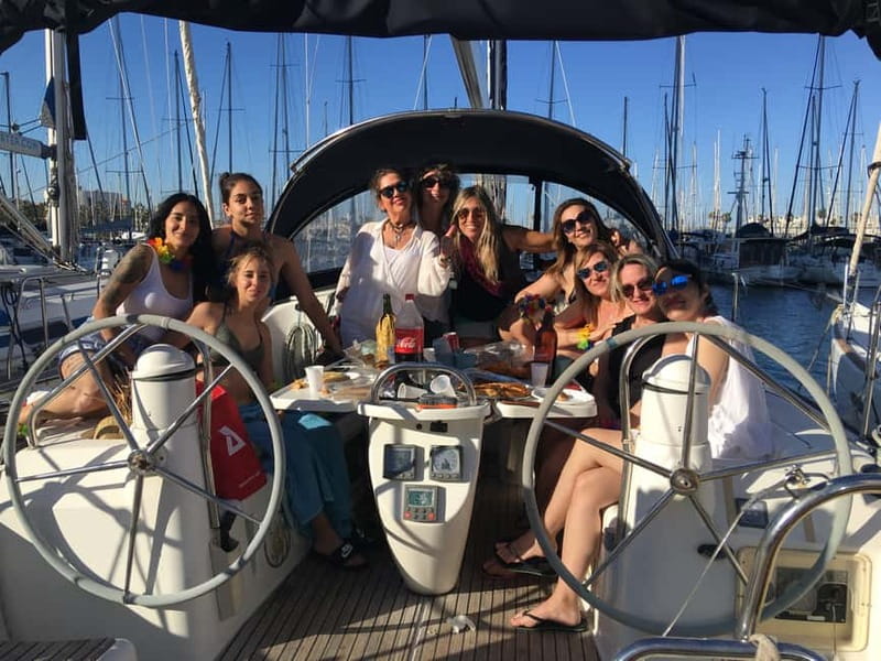 Barcelona: Sunset Boat Trip with Cava Wine and Snacks - Practical Tips: Meeting the Right Boat and Showing Up Ready