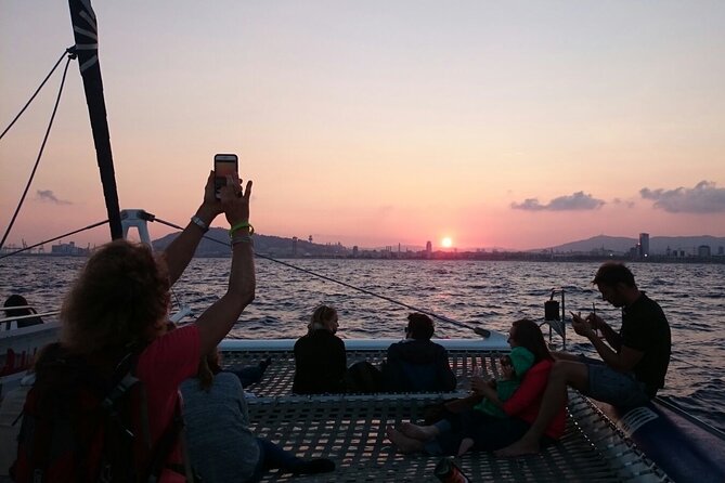 Barcelona Sunset Live Jazz Music Cruise - Live jazz on board: sax classics without the pressure