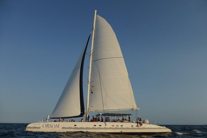 Barcelona Sunset Live Jazz Music Cruise - Drinks, snacks, and staying comfortable on the water