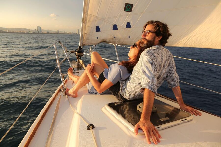 Barcelona: Sunset Live Sax and Sailing Experience with Tapas - Tapas and Included Drinks: How the Meal Adds Value