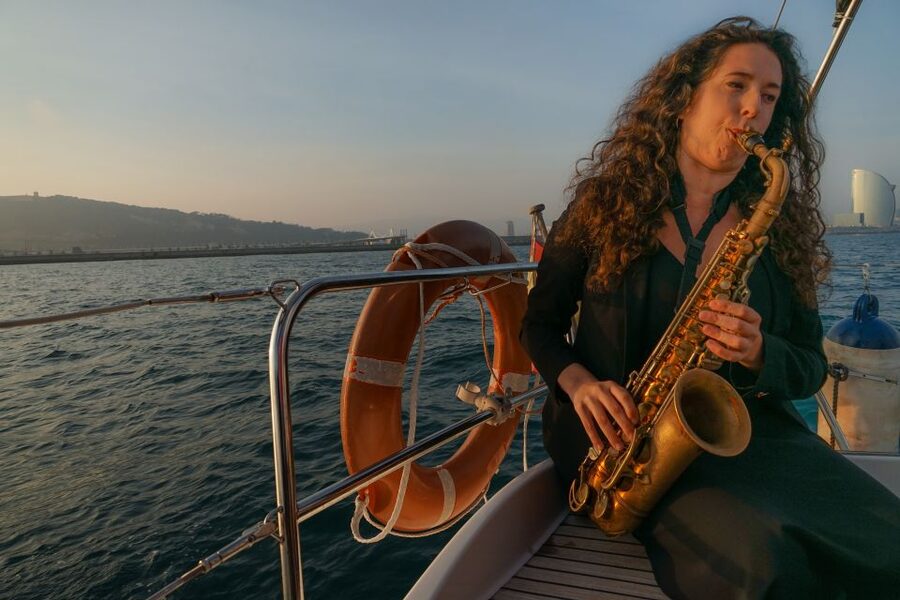 Barcelona: Sunset Live Sax and Sailing Experience with Tapas - FAQ