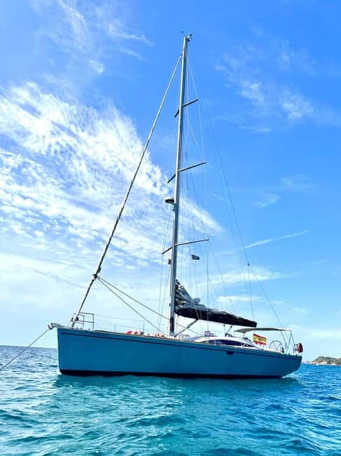 Barcelona: Sunset or Afternoon Yacht Cruise with Drinks - Open Bar in Real Life: Cava, Beer, Soft Drinks, and Snacking