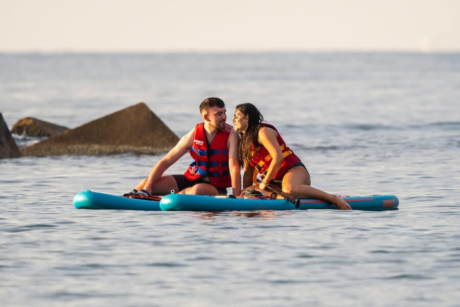 Barcelona: Sunset Paddleboarding Experience with 1 Beer - What to expect from the guides, including Carlos