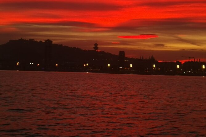 Barcelona Sunset Private Sailing & Live Spanish Guitar & open Bar - FAQ