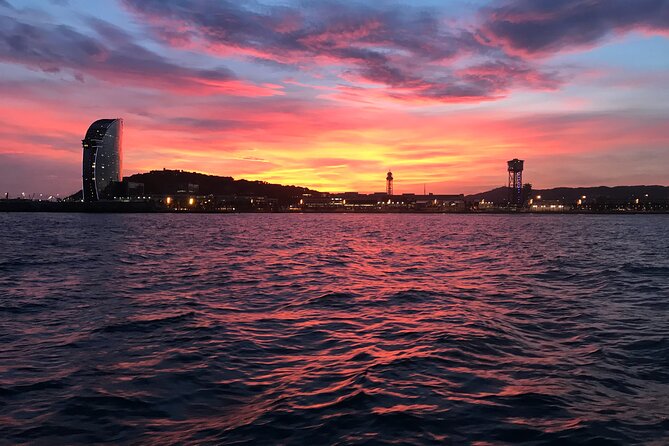 Barcelona Sunset Private Sailing with Live Saxophone and Open bar - Live saxophone and timing: how to get the best sunset photos