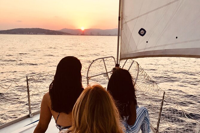 Barcelona Sunset Private Sailing with Live Saxophone and Open bar - Who this private sunset sail suits best