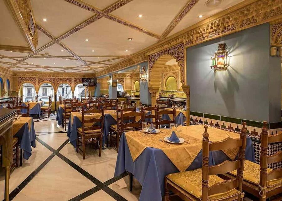 Barcelona: Tablao Flamenco Cordobes with Food/Drink Options - Dinner and tapas options before the show, from show-only to tasting buffet