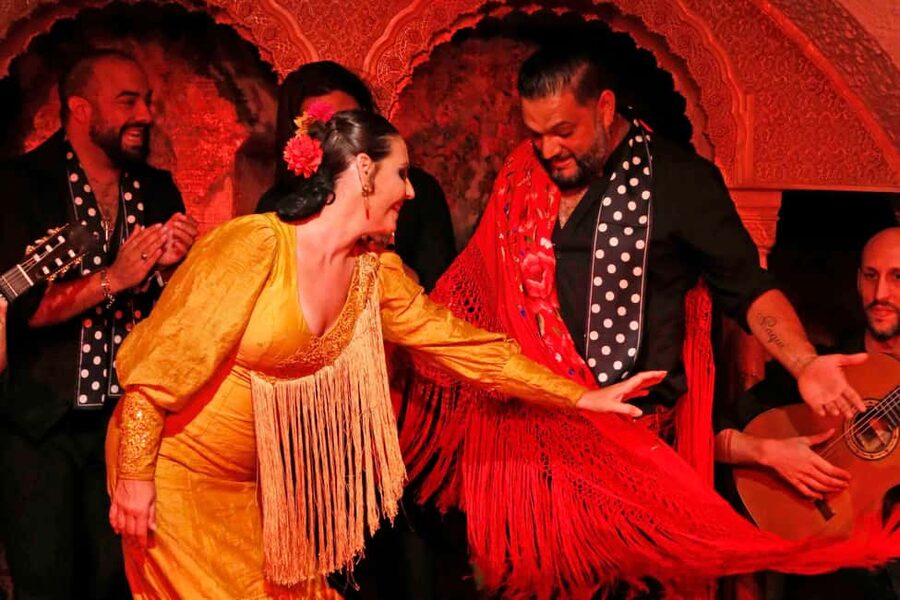 Barcelona: Tablao Flamenco Cordobes with Food/Drink Options - Timing, getting there, and making a perfect Barcelona evening