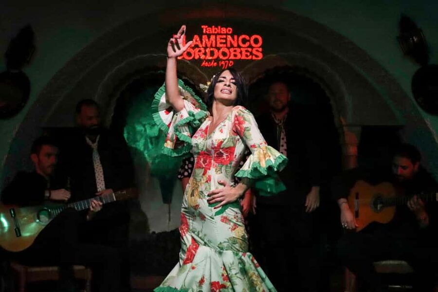 Barcelona: Tablao Flamenco Cordobes with Food/Drink Options - If you want a more casual plan, try El Duende next door